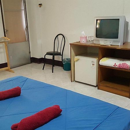 Lp Apartment Саконнакхон Екстер'єр фото
